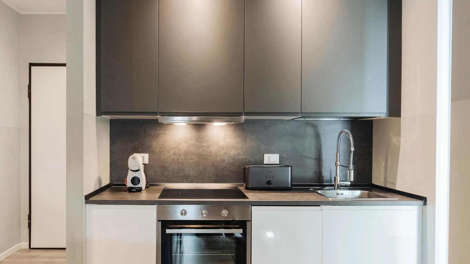 Central Four Brescia Apartment