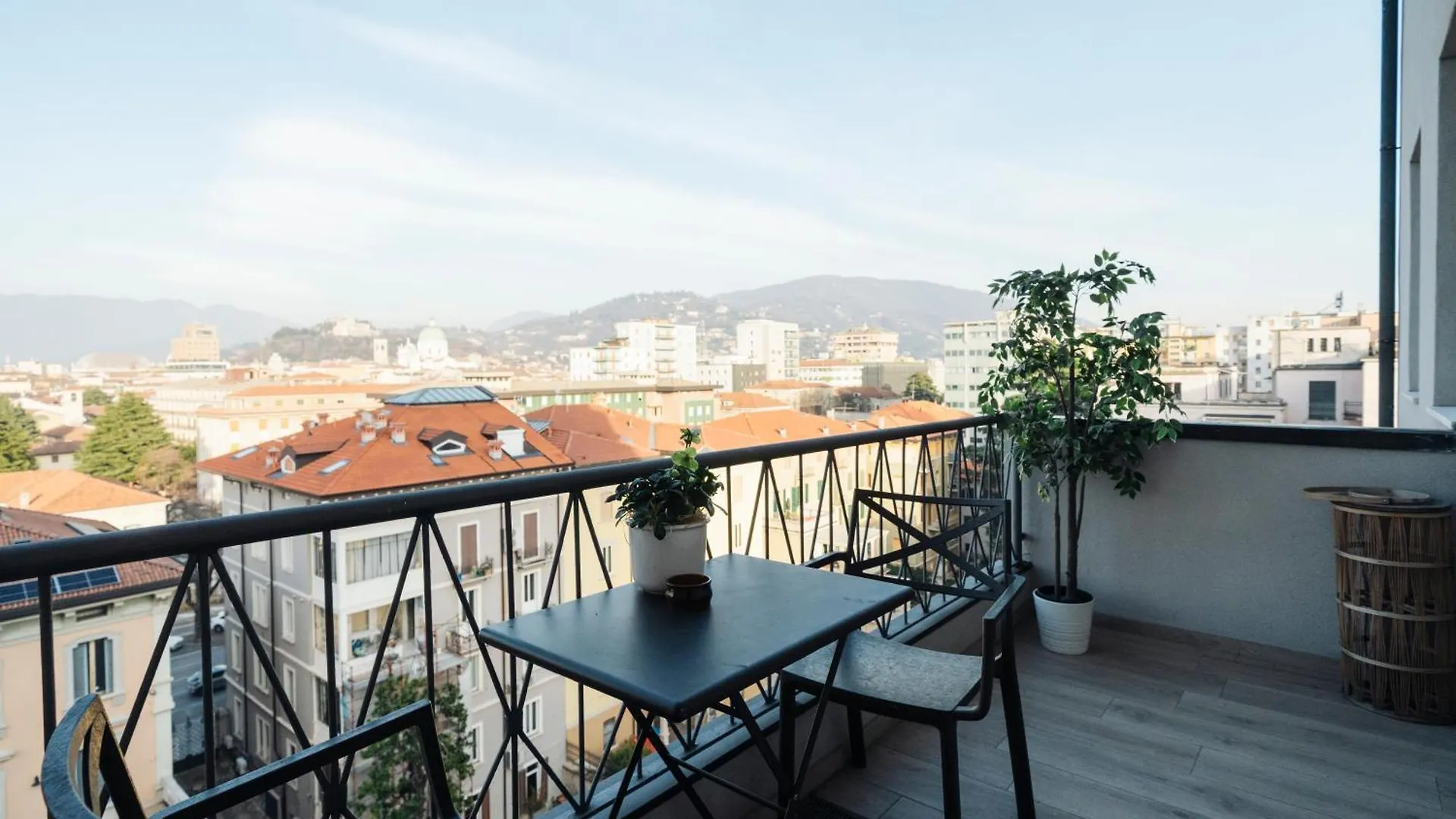 Central Four Brescia Apartment